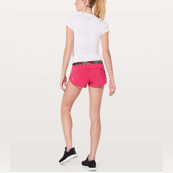 Lululemon Speed Up Shorts 2.5” Fuchsia Pink Zen Garden Multi Size 4 Rise - Picture 2 of 8